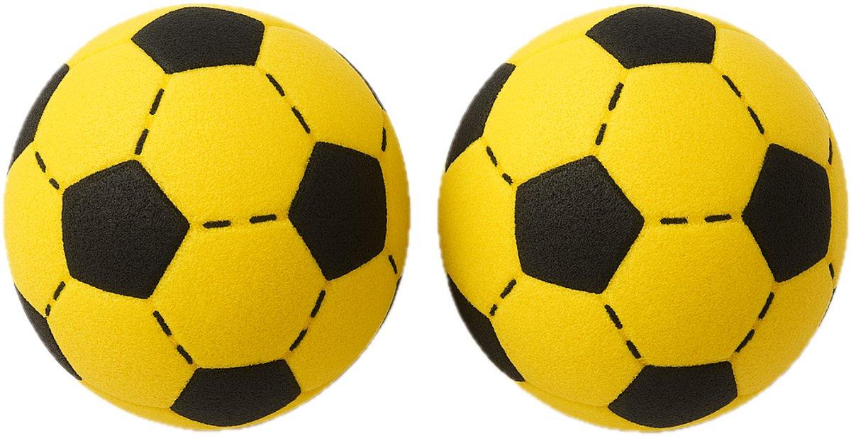 2x Foam softbal voetbal geel 20 cm - Zachte schuimrubberen speelgoed voetballen