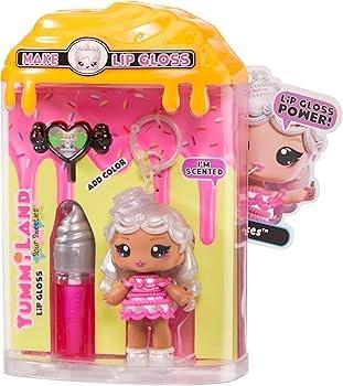 Yummiland Lip Gloss Doll: Sour Sweeties - Misty Cakes - Inclusief 1 pop, DIY Lip Gloss + Afneembare Sleutelhanger, Cosmetisch Spel, Verzamelbaar